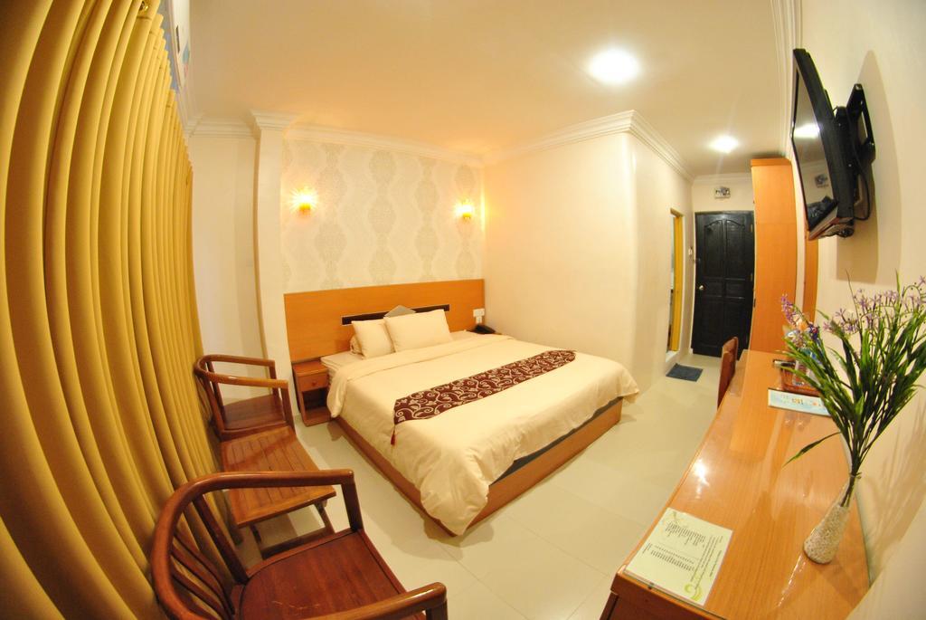 Hotel Panorama Tanjung Pinang Chambre photo