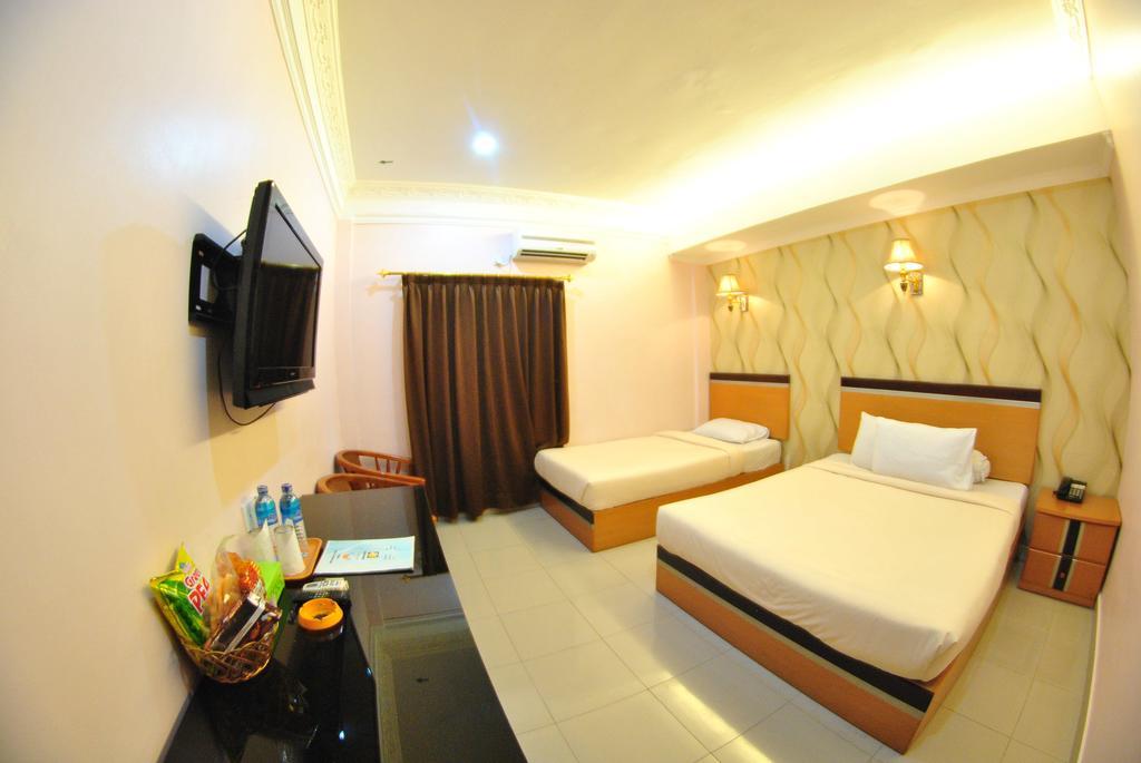 Hotel Panorama Tanjung Pinang Extérieur photo